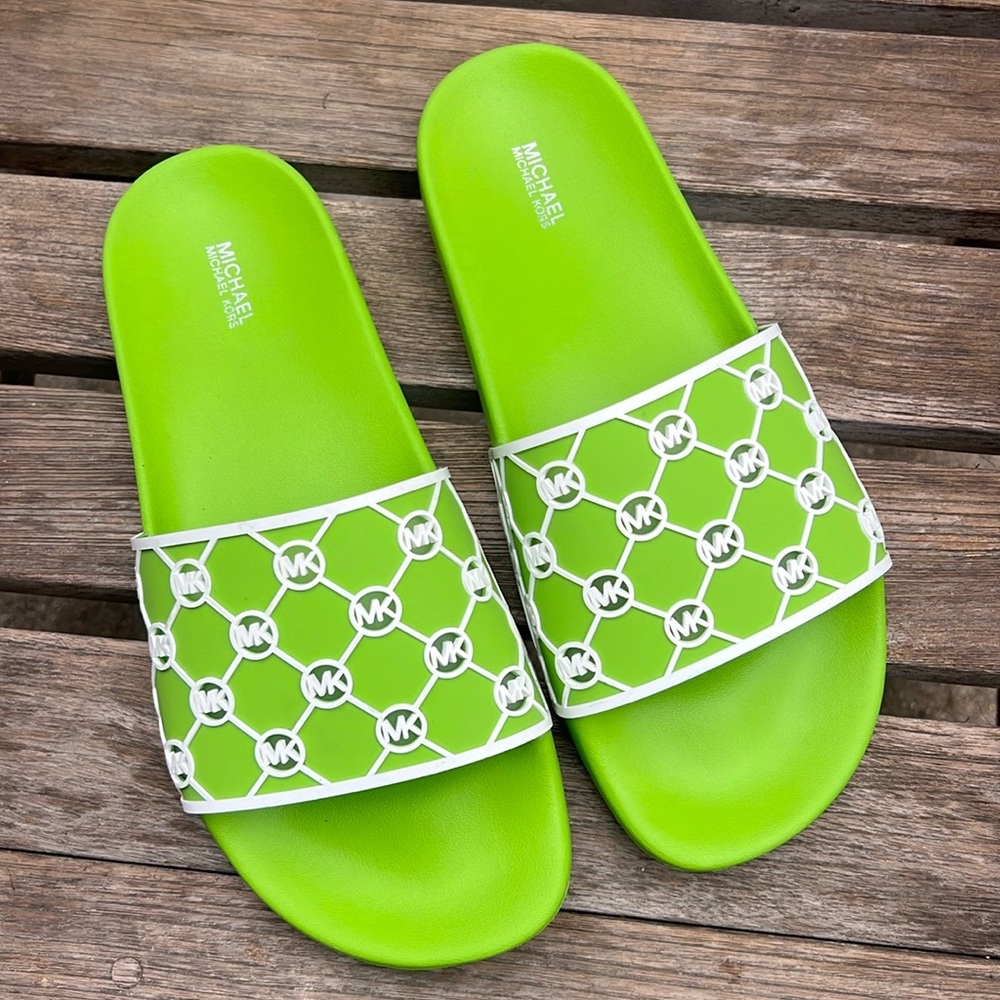 Michael Kors RX24C Slides. NWOT. Size 11.